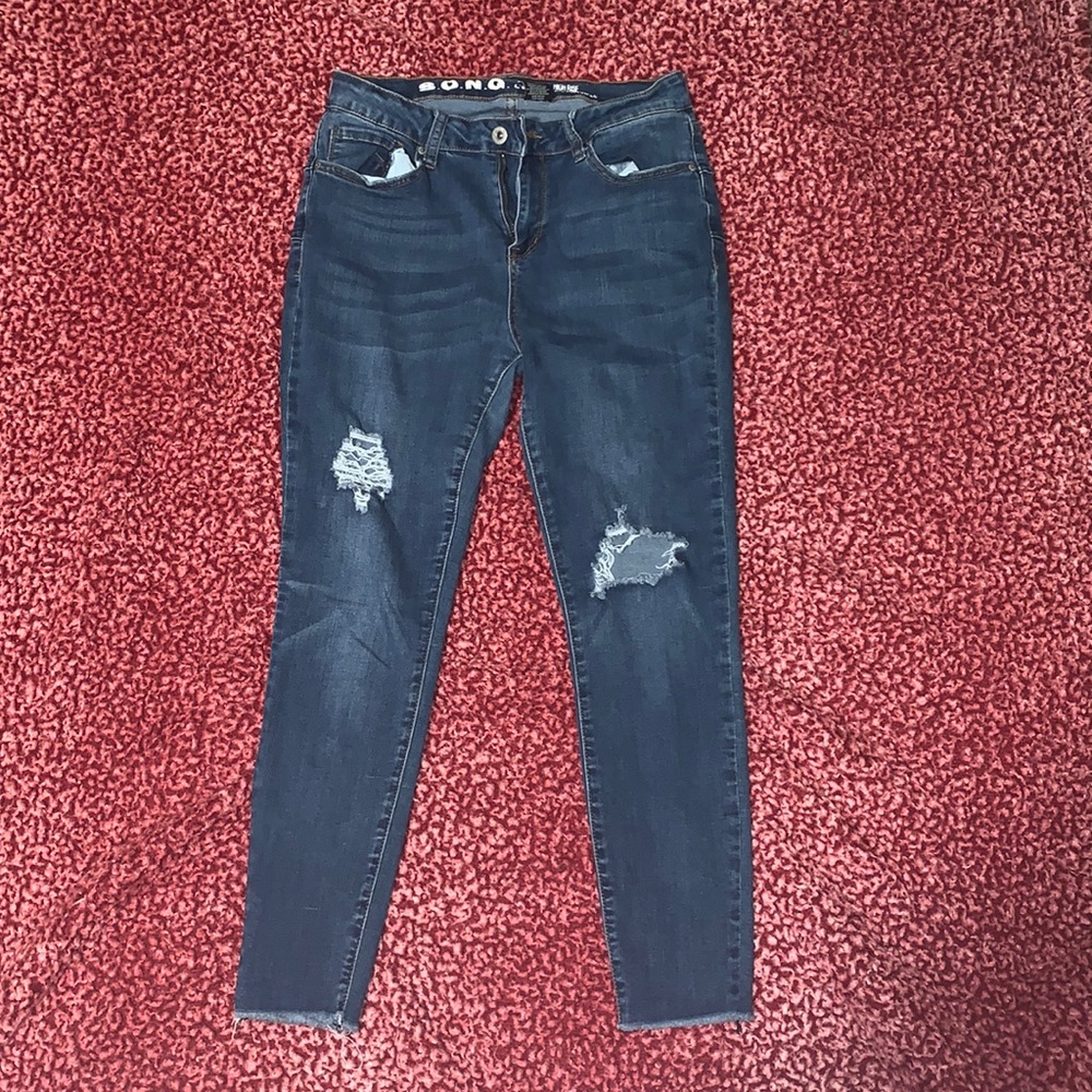 Song curvy high rise ripped jeans